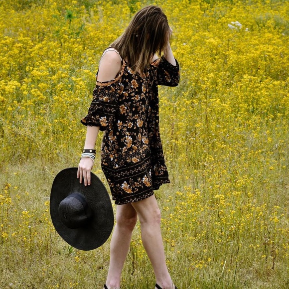 Boho Floral Print Cold Shoulder Dress - Picture 4 of 6